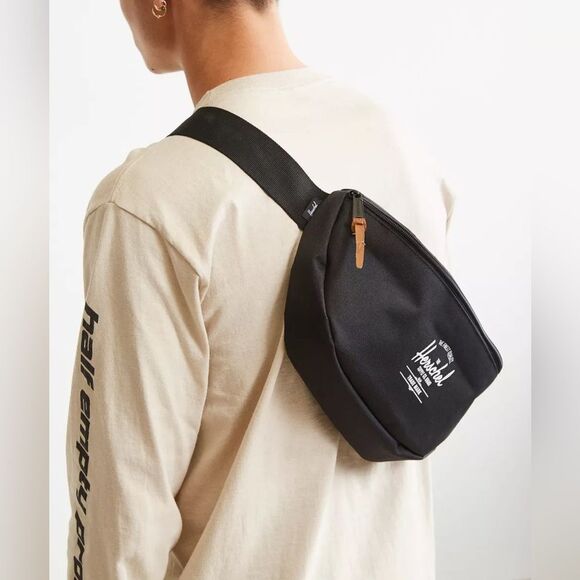 NWOT Herschel Supply Co. Sixteen Unisex Sling Belt Bag Fanny Pack - Picture 1 of 11